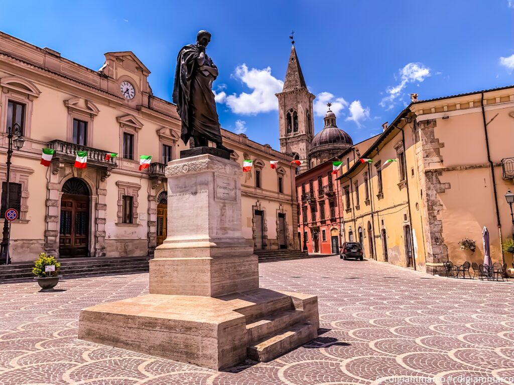 Piazza a Sulmona (AQ)